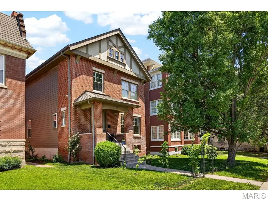 4321 Maryland Avenue, Saint Louis, MO 63108 - #2