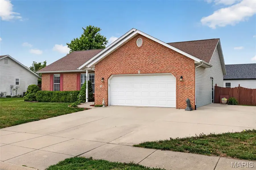 50 Willow Lane, Highland, IL 62249 - #2