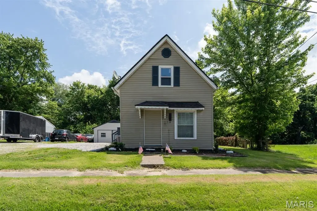 518 S Chestnut Street, Collinsville, IL 62234 - #1