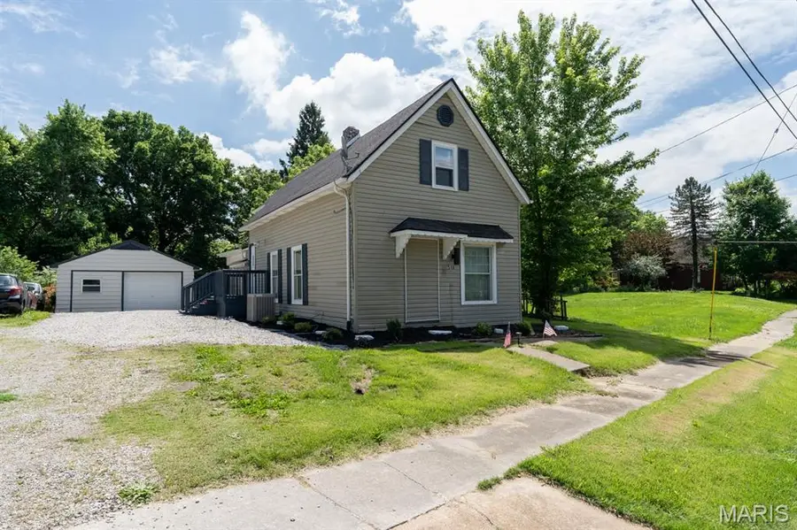 518 S Chestnut Street, Collinsville, IL 62234 - #2