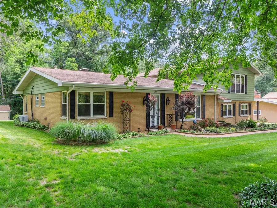 19 Kingsbury Drive, Swansea, IL 62226 - #3