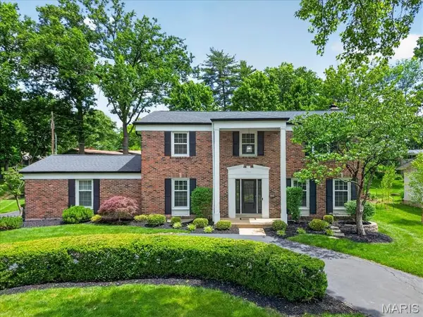 432 Magna Carta Drive, Creve Coeur, MO 63141