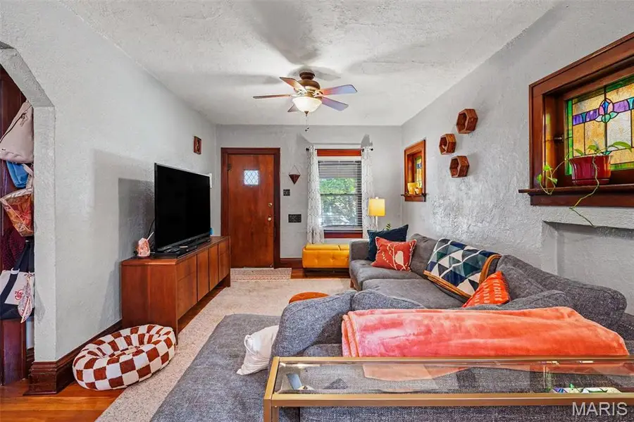 6112 Newport Avenue, Saint Louis, MO 63116 - #2