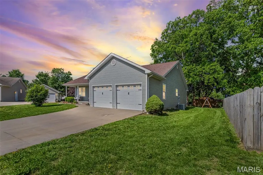 902 Lillian Court, Jerseyville, IL 62052 - #2