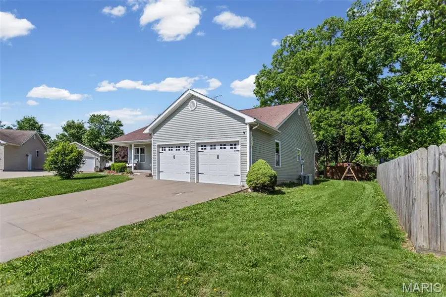 902 Lillian Court, Jerseyville, IL 62052 - #3