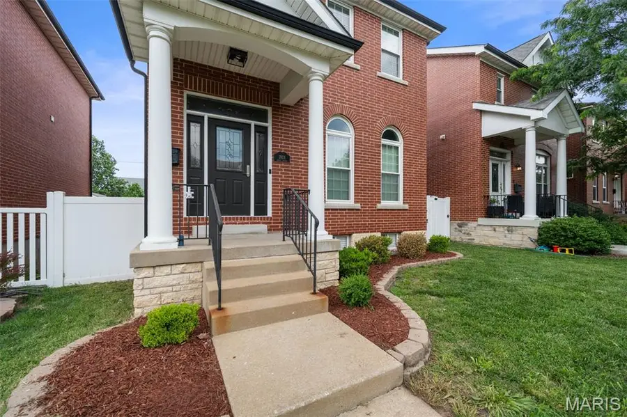 3923 Mcree Avenue, Saint Louis, MO 63110 - #2