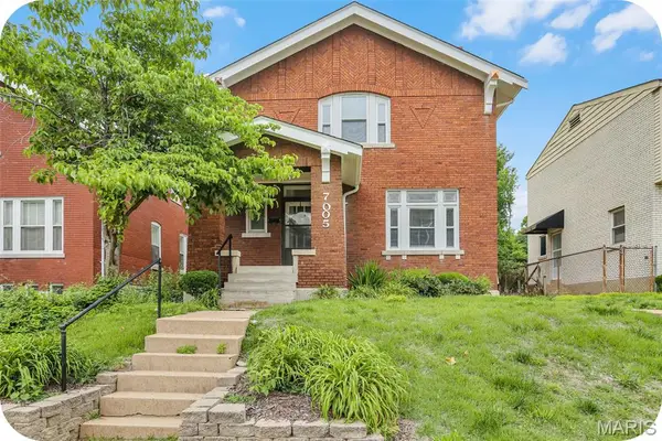 7005 Pershing Avenue, University City, MO 63130