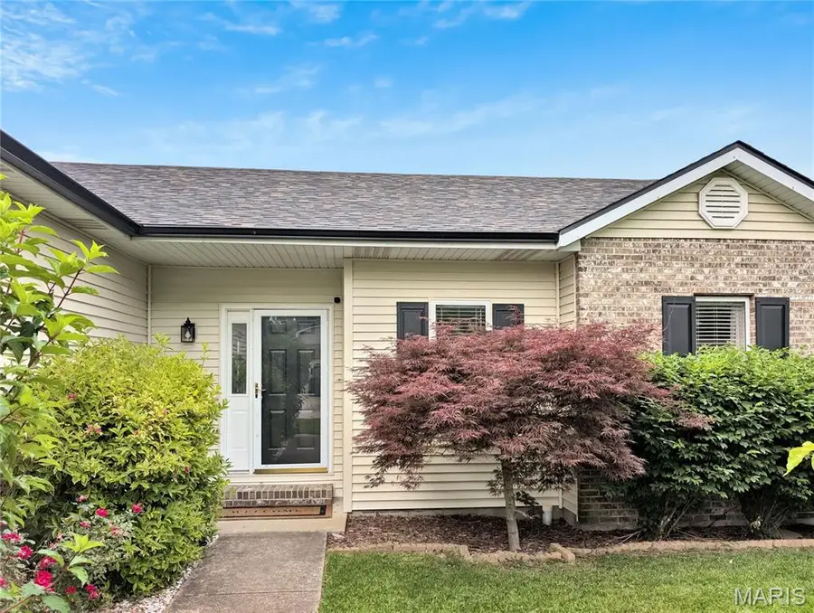 806 Emerald Green Drive, Ofallon, IL 62269 - #3