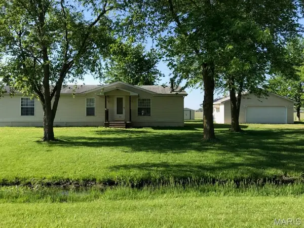 1221 Mary Irene Road, New Baden, IL 62265