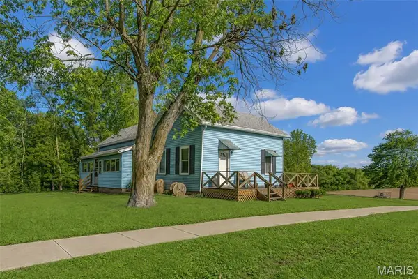 211 S Public Road, Fieldon, IL 62031