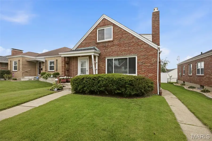 5426 Mardel Avenue, Saint Louis, MO 63109 - #3