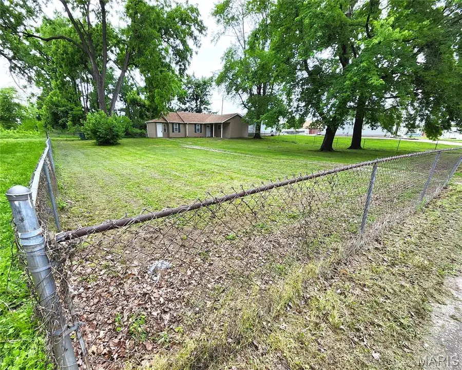 2421 Ohio Avenue, Granite City, IL 62040 - #3