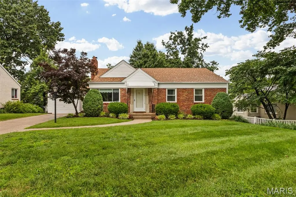 527 Sunningwell Drive, Webster Groves, MO 63119 - #1