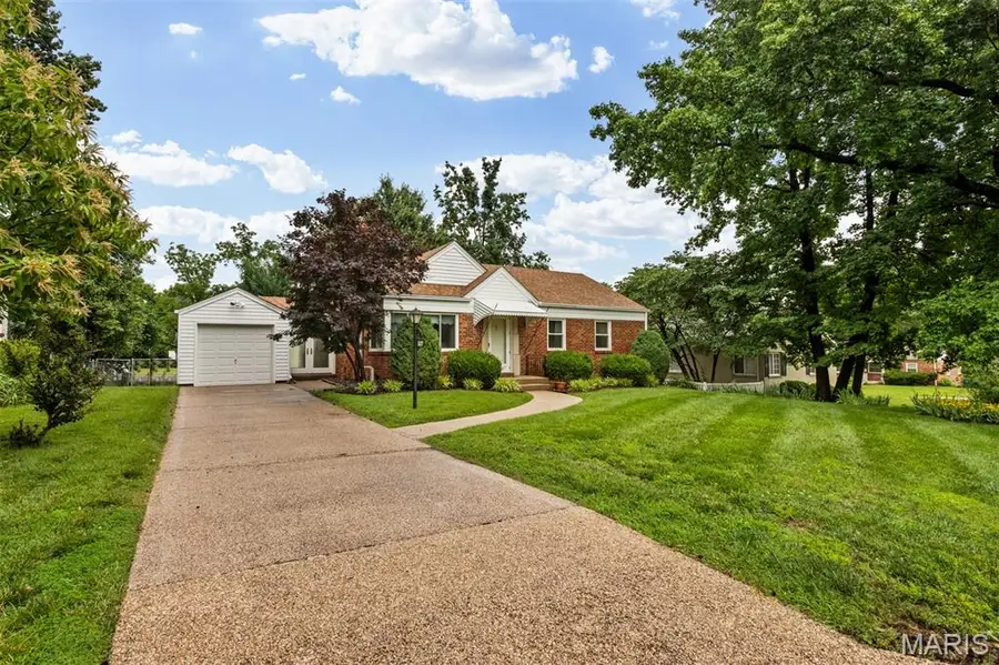 527 Sunningwell Drive, Webster Groves, MO 63119 - #3