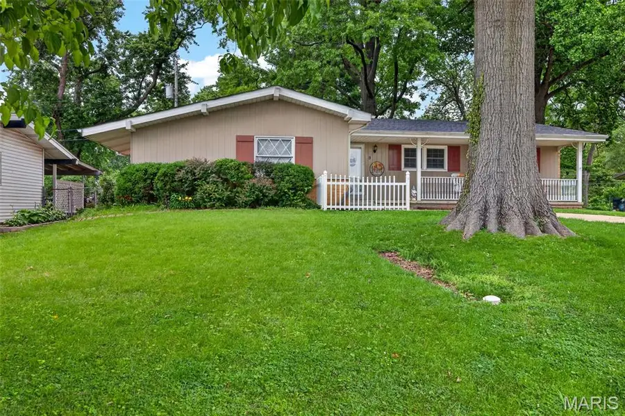 8 Lila Lane, Florissant, MO 63033 - #3