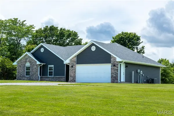 10201 N Flamingo Court, Hallsville, MO 65255