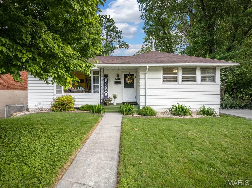1113 Mcpherson Avenue, Alton, IL 62002 - #1
