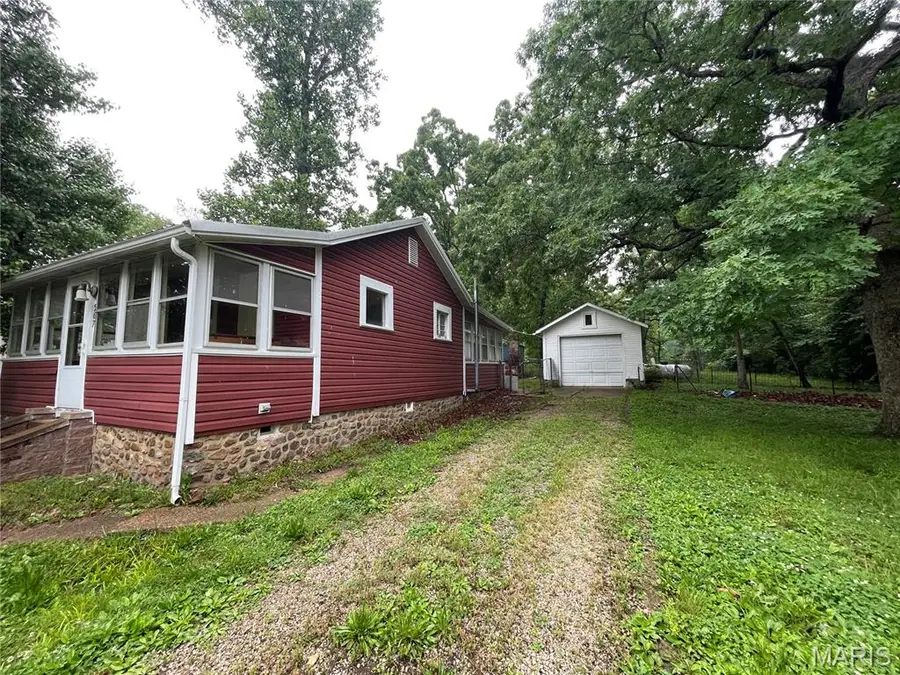 567 N Lakeshore Drive, Bismarck, MO 63624 - #2