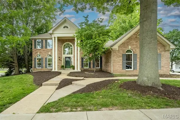 12700 Corum Way Drive, Creve Coeur, MO 63141