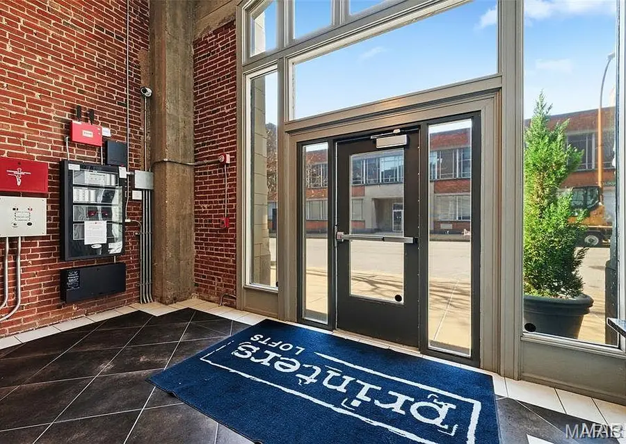1627 Locust Street #706, Saint Louis, MO 63103 - #3