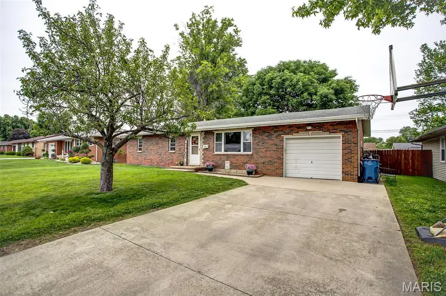 416 Sanders Street, Bethalto, IL 62010 - #3