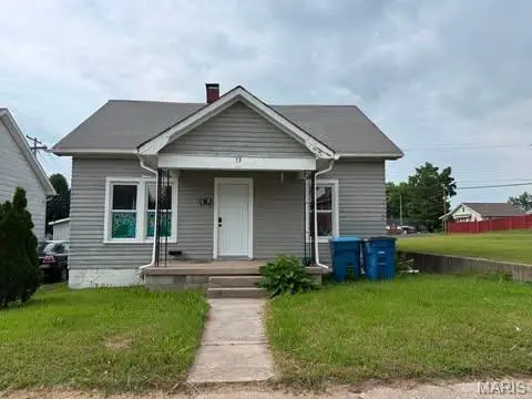 73 E Penning Avenue, Wood River, IL 62095 - #1