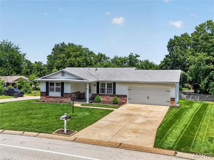 30 N Hillview Drive, Saint Peters, MO 63376 - #3