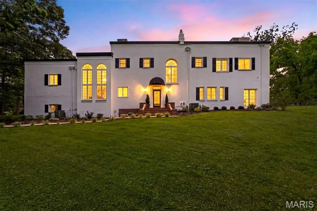 4 Litzsinger Lane, Ladue, MO 63124 - #1