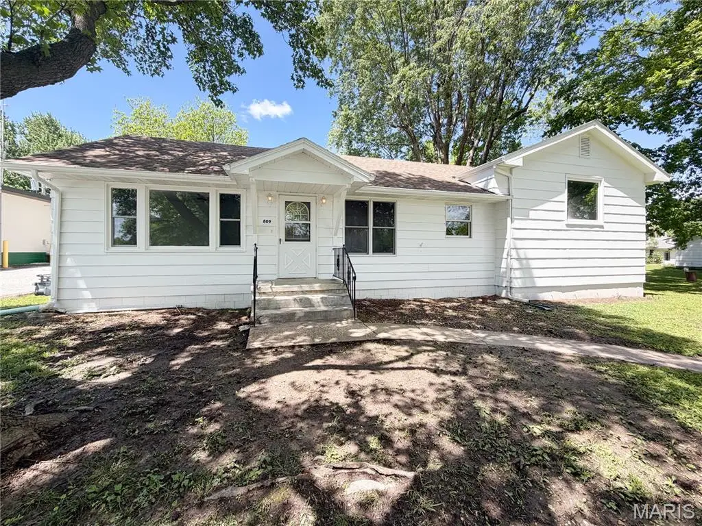809 S 3rd Street, Clarksville, MO 63336 - #1