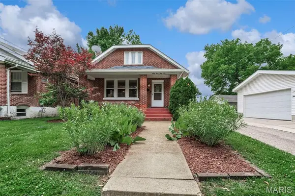 6932 Garner Avenue, St Louis, MO 63139
