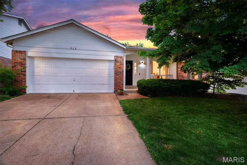 913 Peace Haven Drive, Saint Louis, MO 63125 - #1