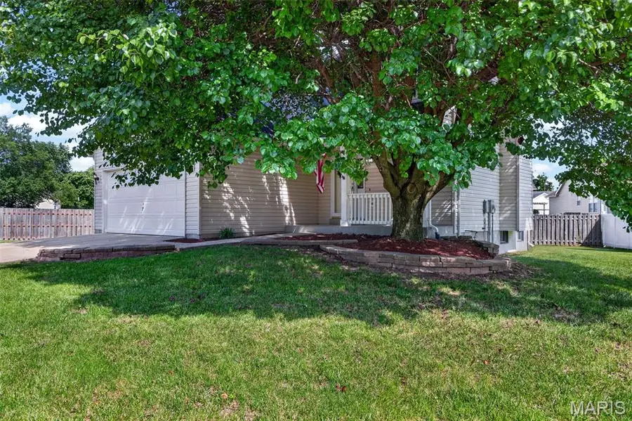 819 Estes Park Drive, Saint Peters, MO 63376 - #2