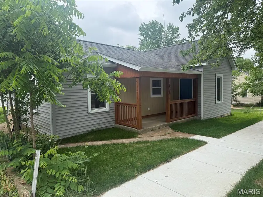 709 N 2nd Street, De Soto, MO 63020 - #2