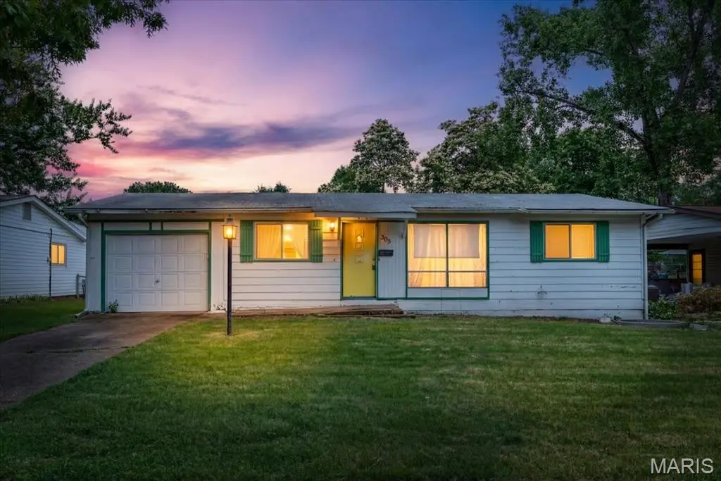 305 Imperial Drive, Hazelwood, MO 63042 - #1