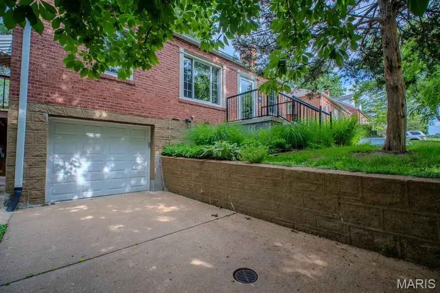 1518 Salem Hills Drive, Saint Louis, MO 63119 - #2