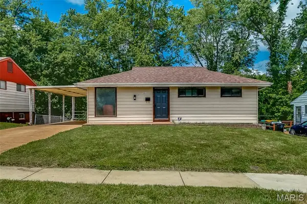 5685 Parchester Drive, Normandy, MO 63121