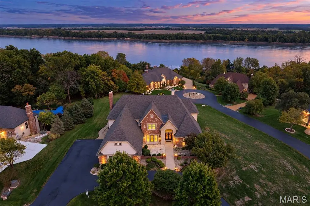 2817 Christopher Bluffs Lane, Saint Louis, MO 63129 - #1