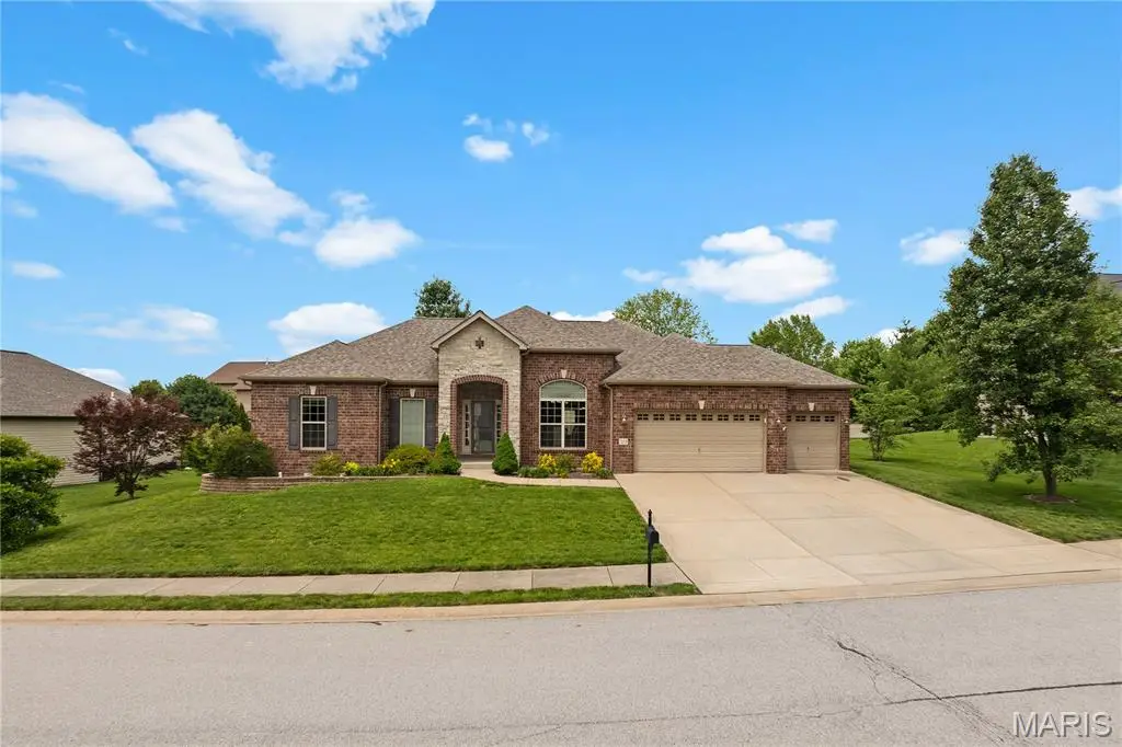 3213 Roan Hill Drive, Belleville, IL 62221 - #1