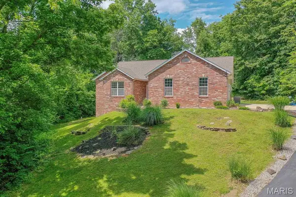 6915 Gebhart Lane, Edwardsville, IL 62025