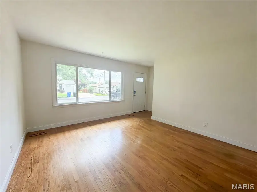 1 Winstead Place, Florissant, MO 63031 - #3