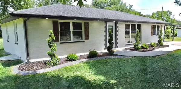 722 E Us Highway 40, Troy, IL 62294