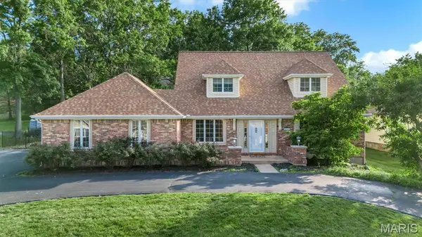 15976 Downall Green Drive, Chesterfield, MO 63017