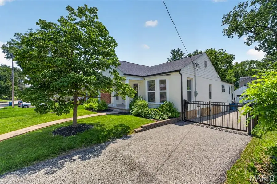 952 Chelsea Avenue, Saint Louis, MO 63122 - #2