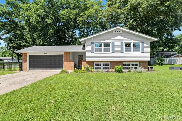 607 N 10th Street, Mascoutah, IL 62258