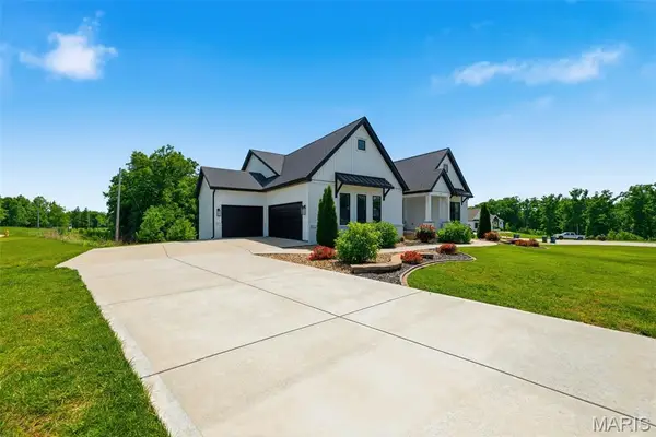 100 Chapel Grove Court, Wentzville, MO 63385