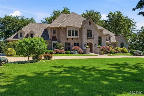 11701 Lakeshore Drive, Creve Coeur, MO 63141