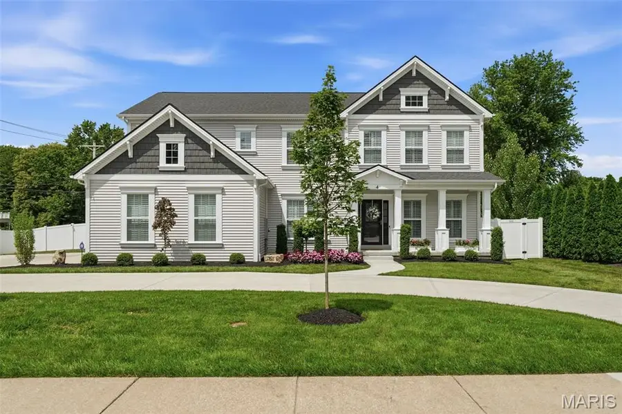 4 Hillcrest Place, Saint Louis, MO 63122 - #2