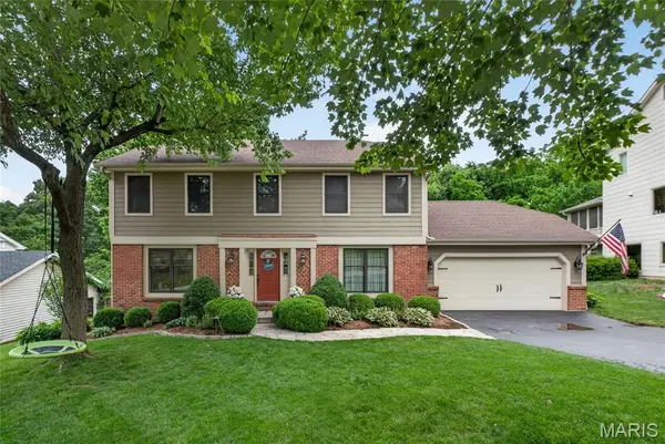 12143 Bent Brook Road, Des Peres, MO 63122