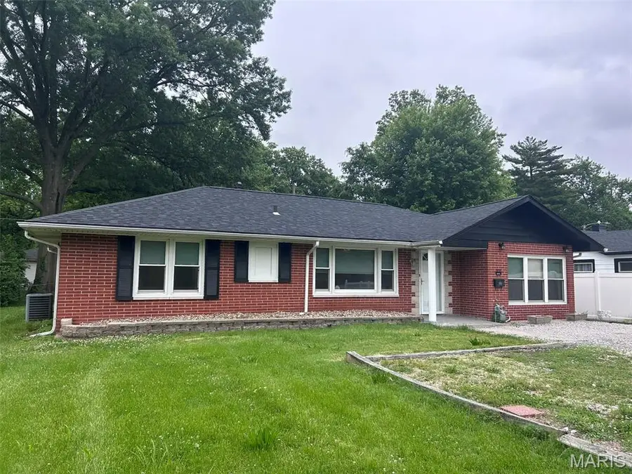 1814 N Belt E, Belleville, IL 62221 - #2