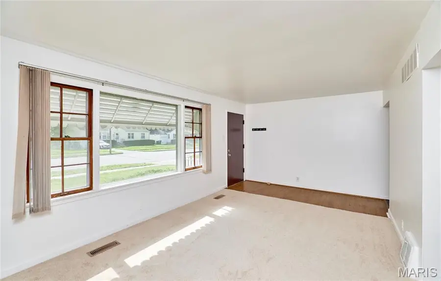 10075 Coburg Lands Drive, Saint Louis, MO 63137 - #2